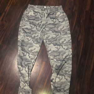 american eagle camo joggers